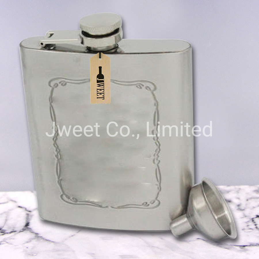 Factory Wholesale Yellow Hip Flask Tale Story Men on Boat