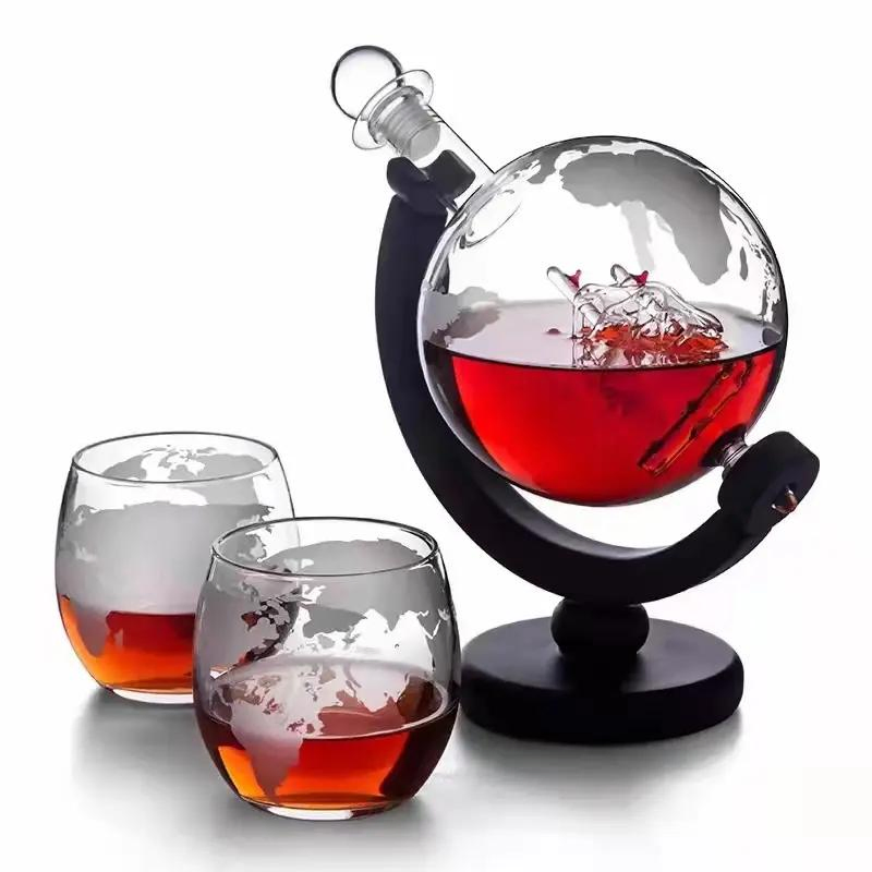 Wholesale Clear Decanter Glass Whiskey Glass Globe Decanter with Two Glasses