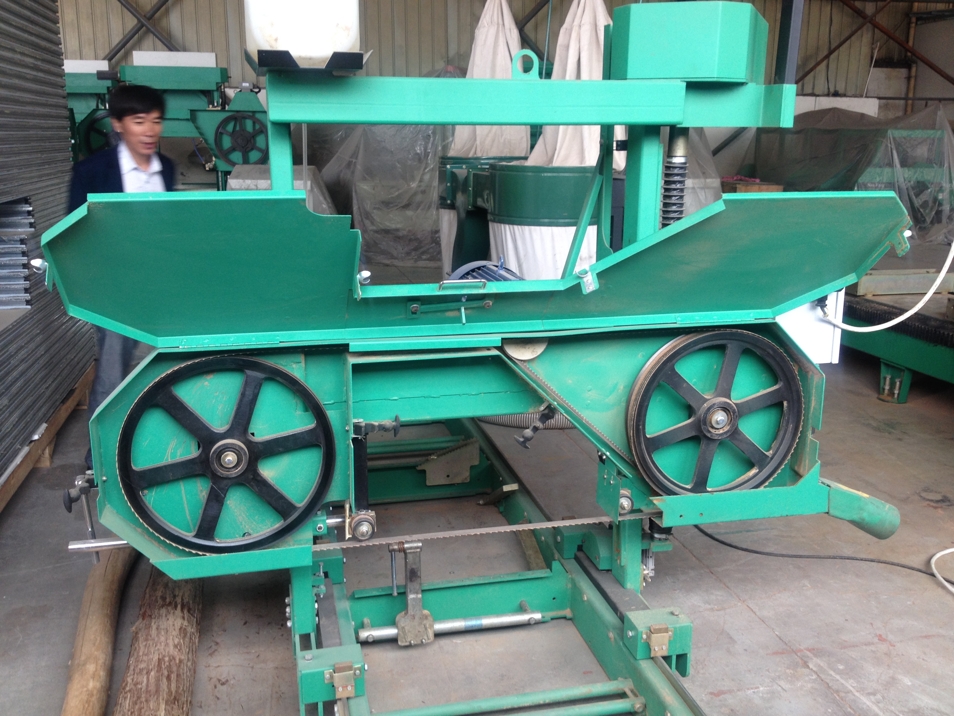 Ленточная пила по дереву горизонтальная для деревообработки