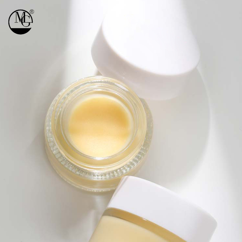 Nourishing Nighttime Lip Balm with Intensive Repair Formula