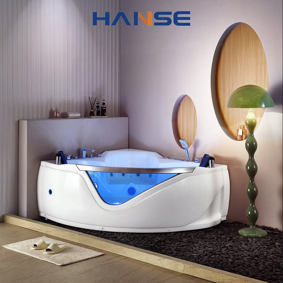 Угловая акриловая ванна с гидромассажем