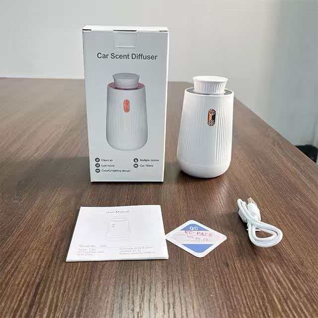 Portable Car Aroma Diffuser / Essential Oil Diffuser - Rechargeable & Wireless Mini Diffuser