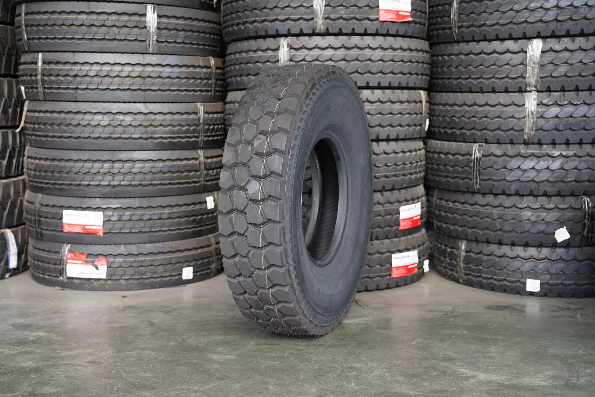 Aulice Radial Tube Truck Tyre 1000R20 1100R20 1200R20 for Heavy Duty Truck and Bus