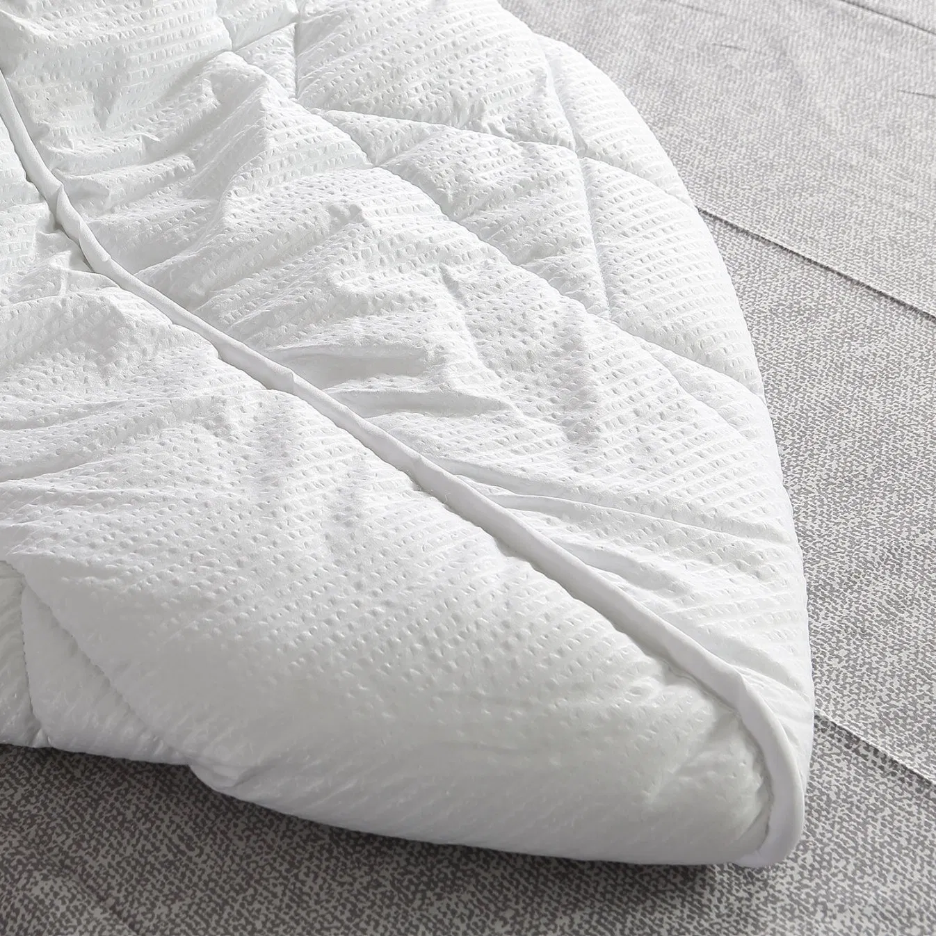 Ultra Sonic Quilting Crafts White Color Polyester Comforter