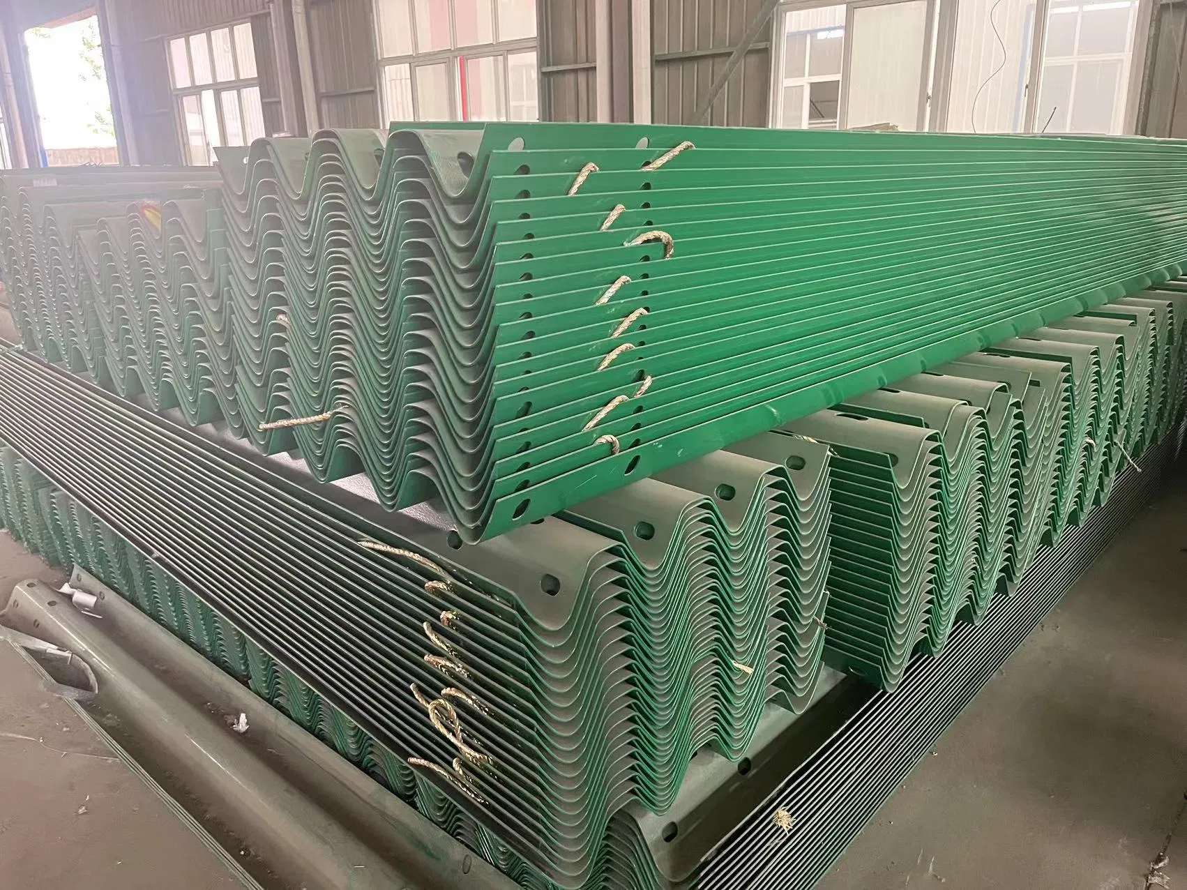 High Quality Highway Hot Dipped 2-12mm Thickness Galvanized W Beam Steel Plate Guardrail W Beam