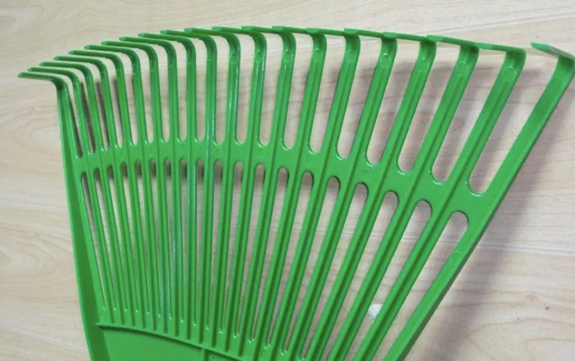 Teeth Heavy Duty Steel Garden Lawn Rake with Wooden Handle