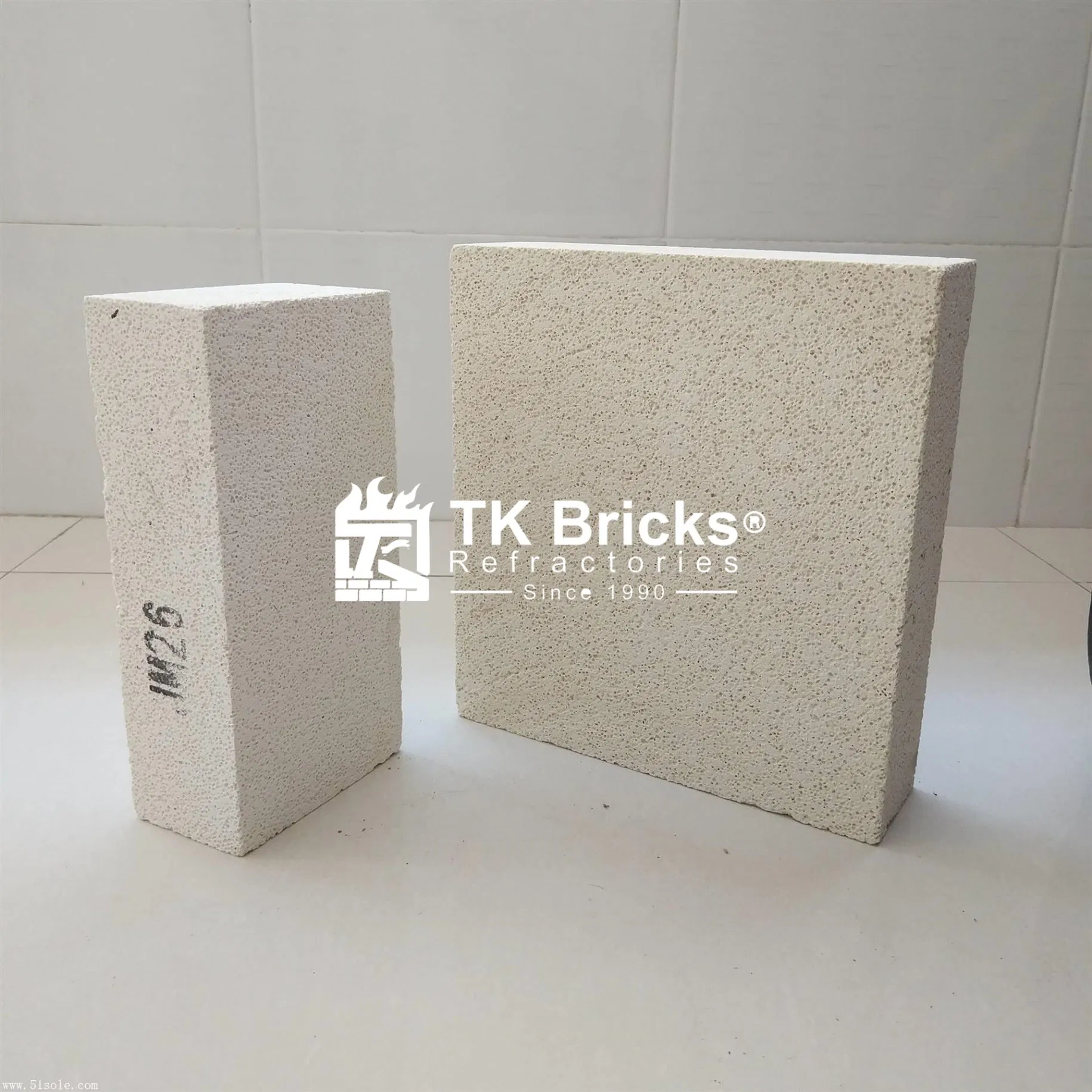 Огнеупорный муллитокорундовый кирпич для печей