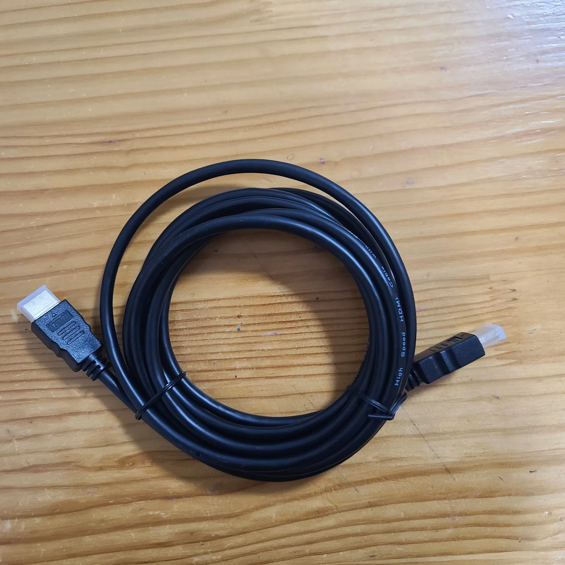 Кабель HDMI/DVI-RCA для подключения видео