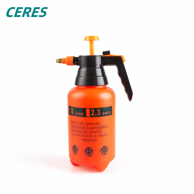 China Cheep plastic PE 1.5L Wholesale Hand Pump Pressure Water Sprayer Bottle