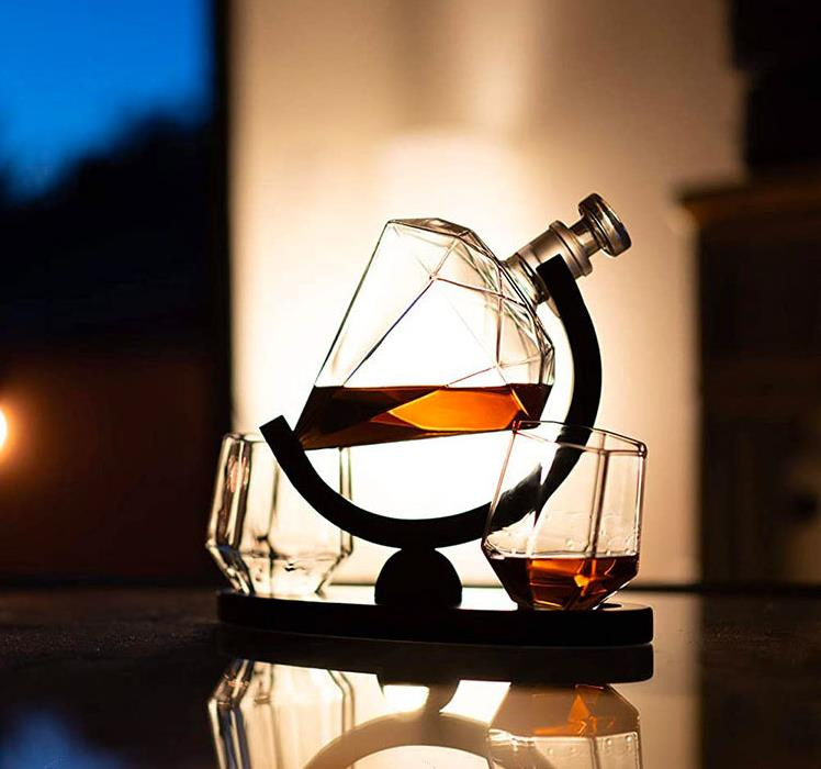 Whiskey Diamond Decanter with Wood Base Handmade Diamond Shape Liquor Glass Decanter Set