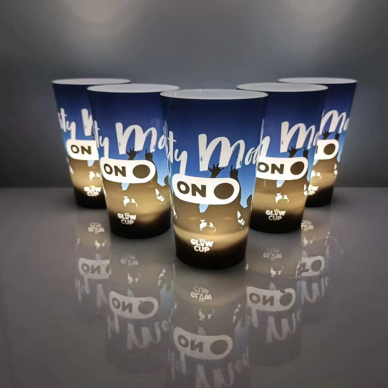 2025 LED Glass with Lid 12/14/16oz Drinking Cup Heat Transfer Printing Logo Liquid Water Activated LED Cup