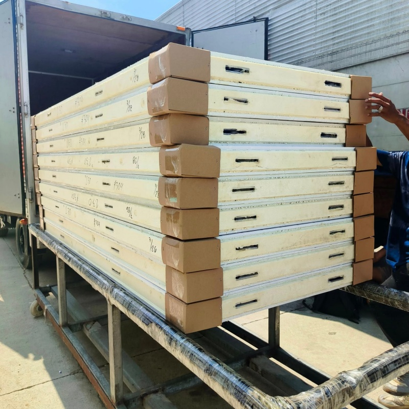 Low Price Wall Roof Sandwich Panel for Cold Room Sorage/Freezer/Chiller
