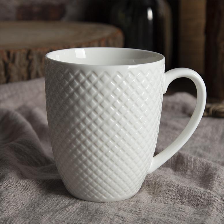 Nordic European-Style Elegant Tableware Set China Dish Set Best Seller 16/18/24/30PCS Embossed Diamond White Porcelain New Bone China Dinner Sets