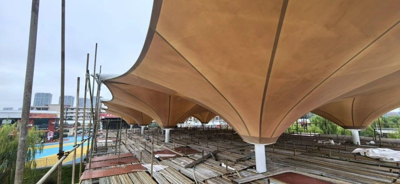 Steel Structure Tensile Membrane Building Warehouse for Hill Lodge Villa Hotel Cafe