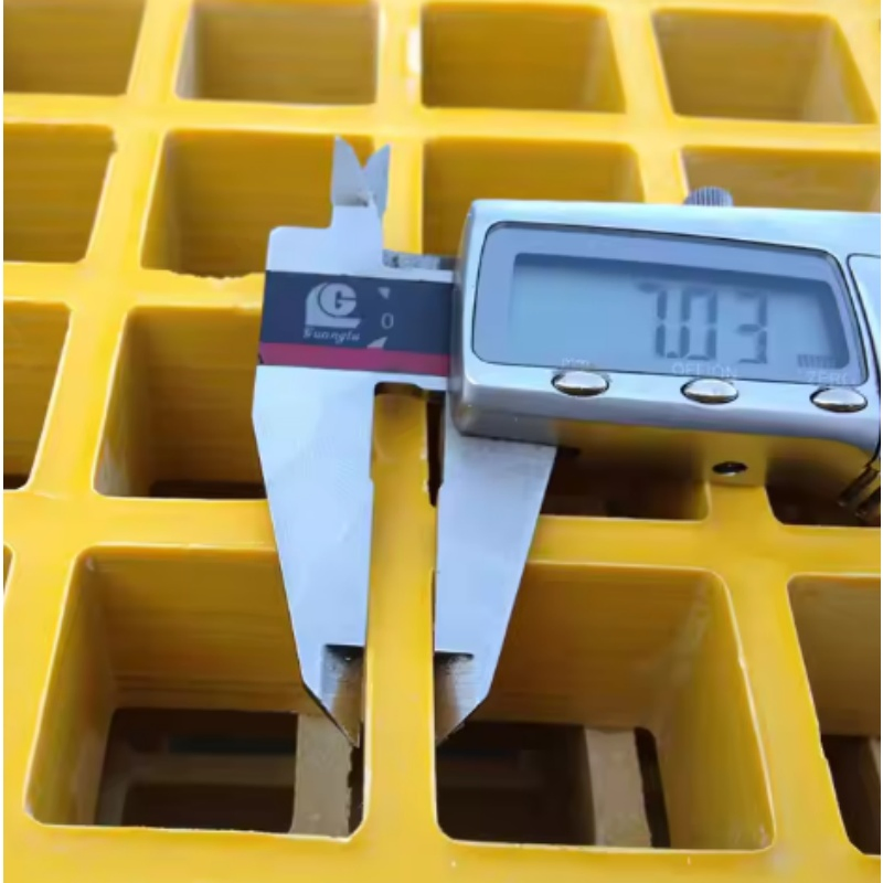 FRP/GRP Fiberglass Composite Grating in Good Quality and Hot Selling