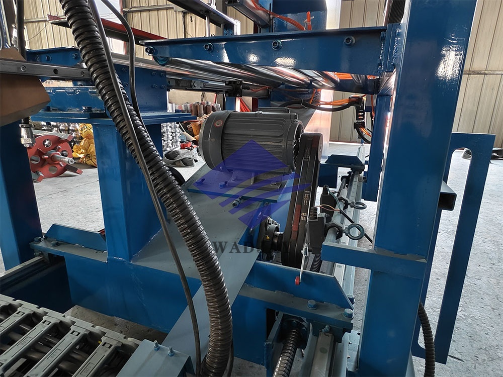 Станок ленточнопильный для сэндвич-панелей