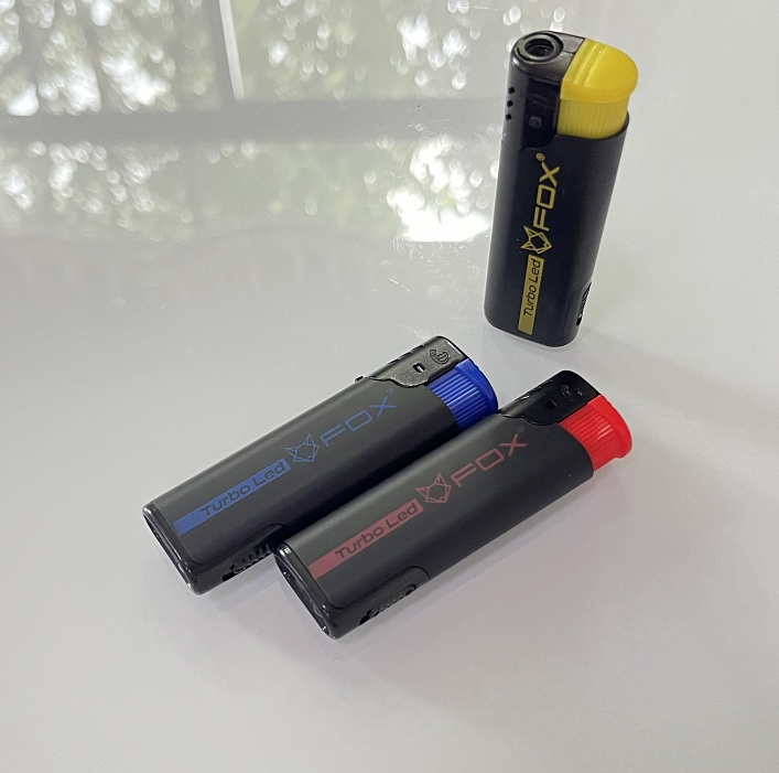 2024 New Fashionable Customizable Stable Flame Windproof Lighter with Light Promotional Price