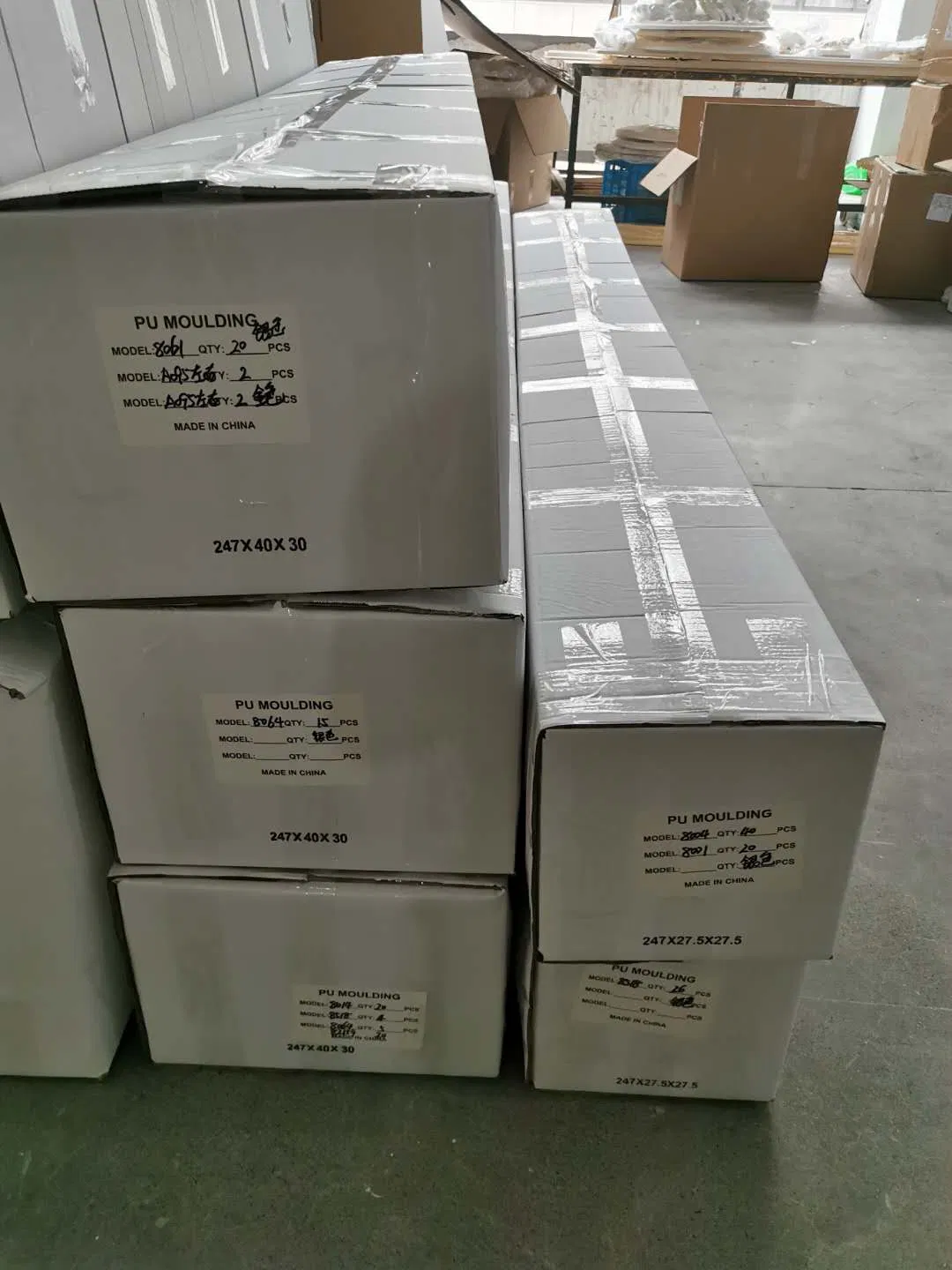 Elegant Polyurethane Flower Crown Molding for Interior Decor