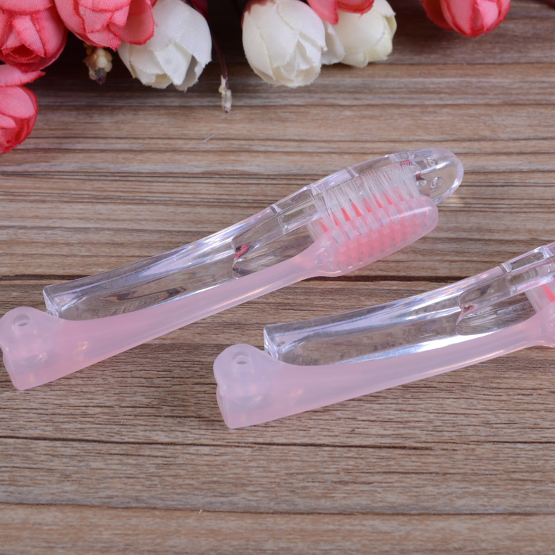 Portable Toothbrushes Are Suitable for Use in Hotels and on Trips.