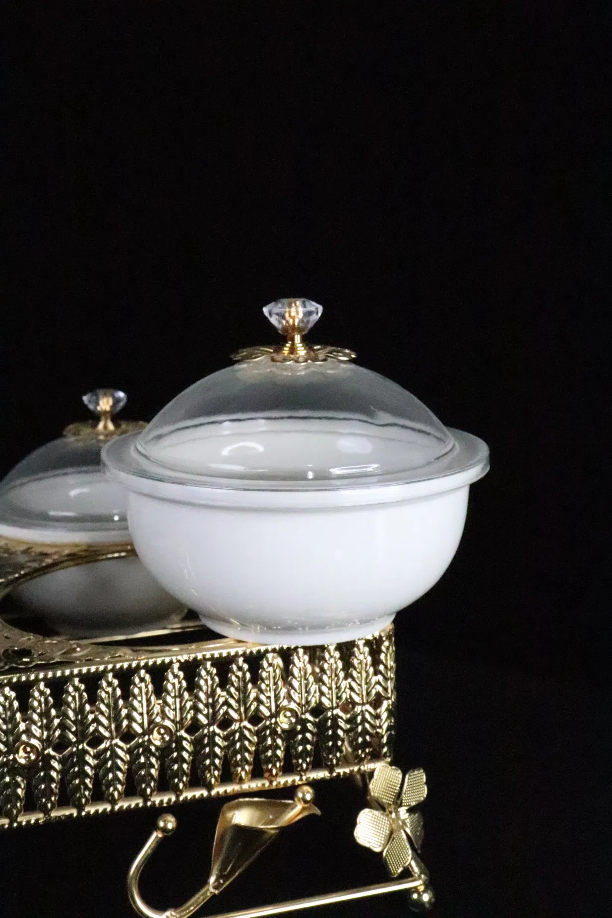 New High-End Gold-Plated Iron Art with 4 Ceramic Bowls with Lids