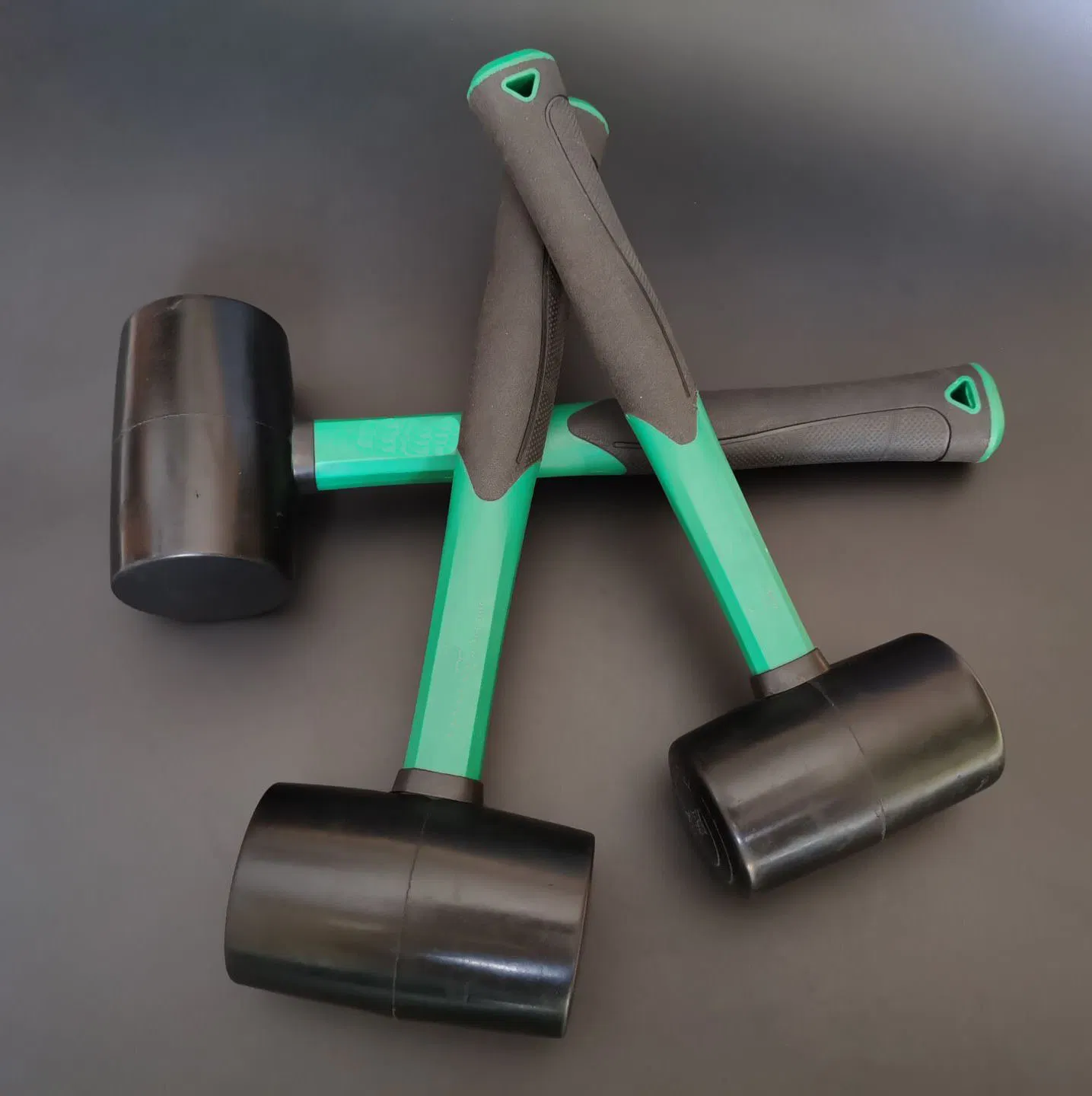 Durable 24oz Rubber Mallet for Renovation and Building Tasks