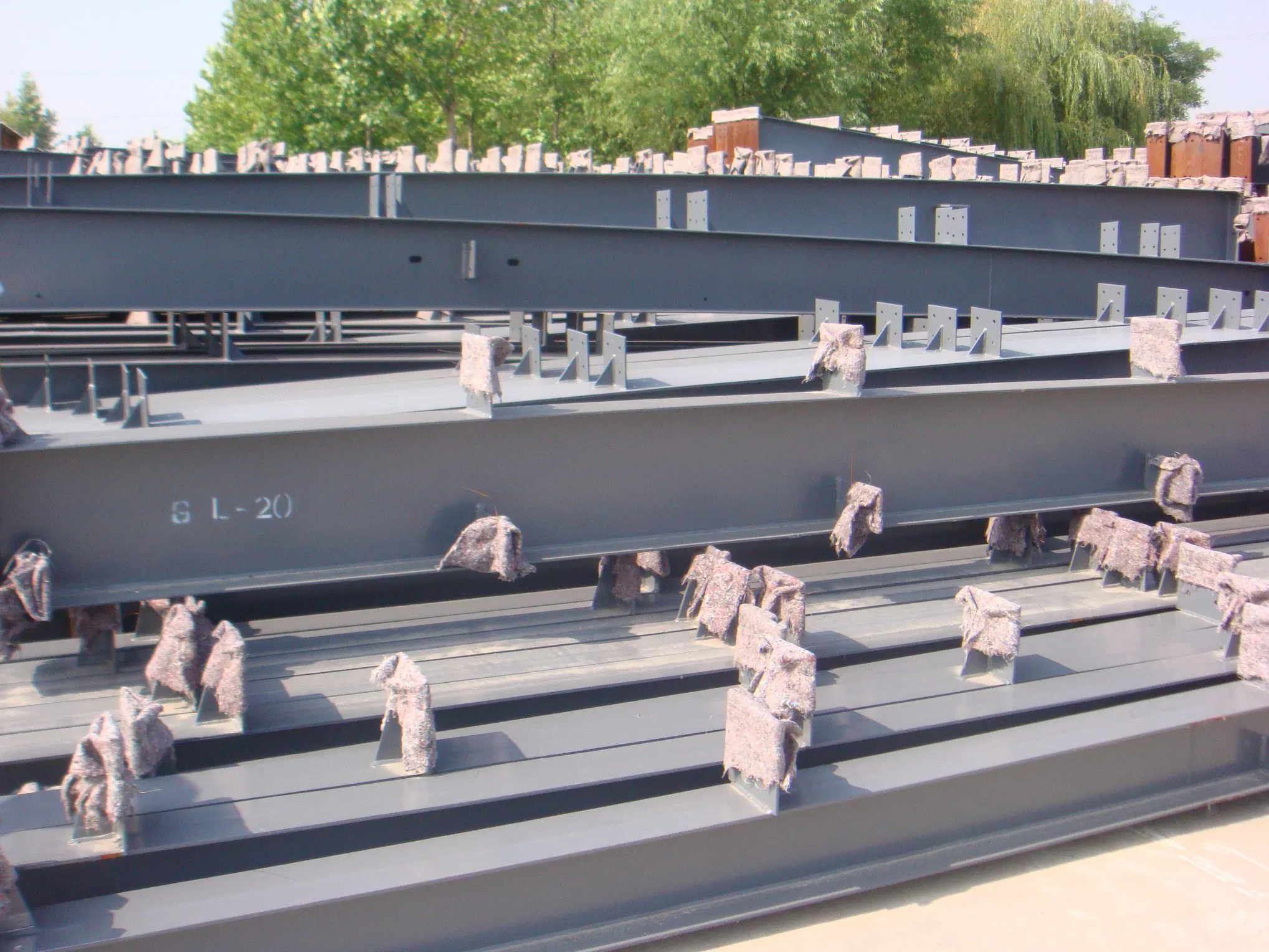 Premium Inox and Galvanized Steel I-Beams for Wholesale