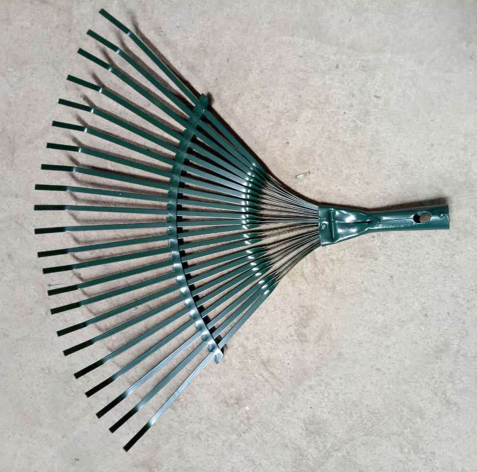 Green Color Popular Use 9t-22t Lawn Rake