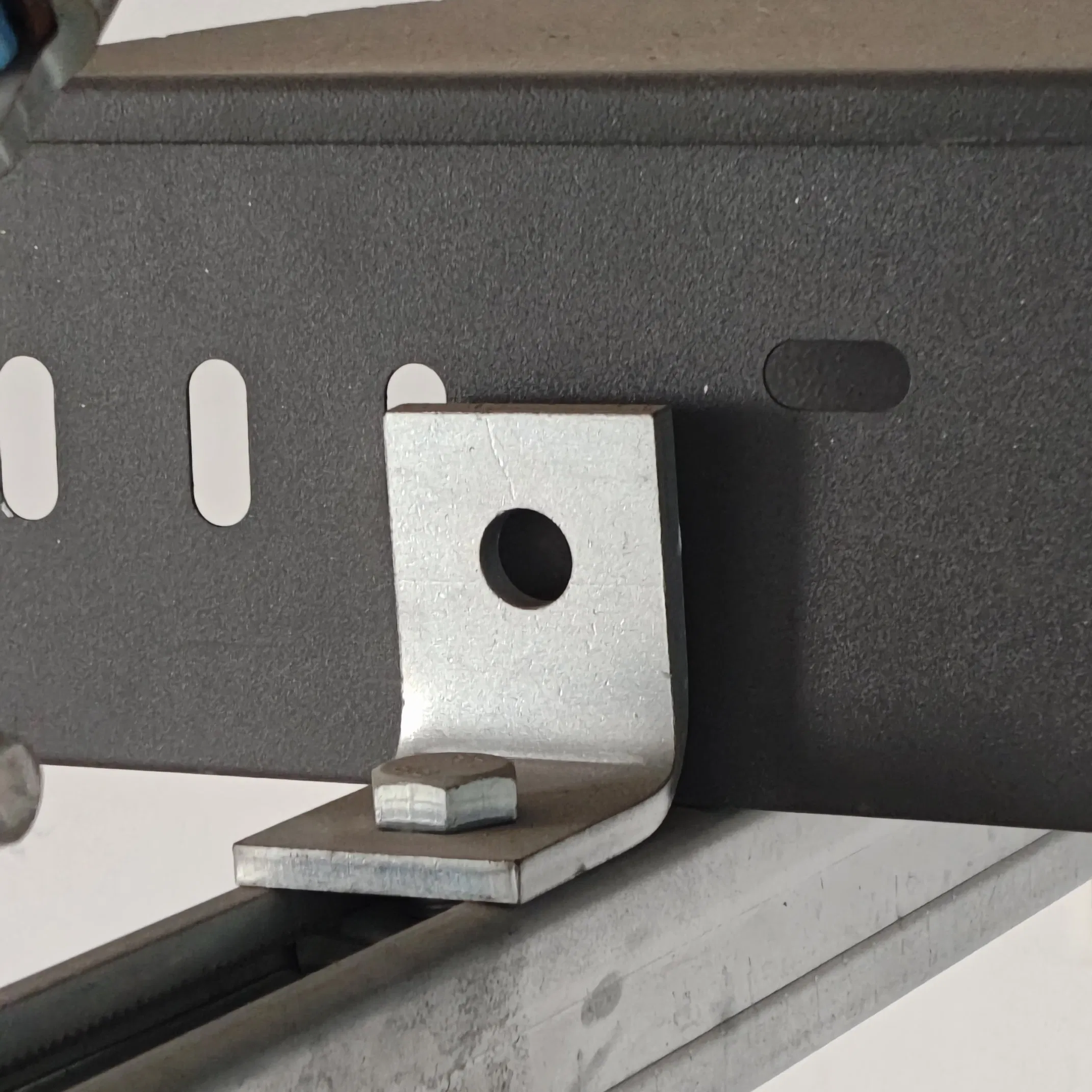 Carbon Steel Two-Hole 90 Degree Angle Connector for Anti-Seismic Bracing System