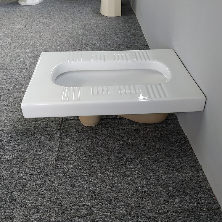 High Quality OEM Ceramic White Floor-Mounted Squatting Pan Wc Toilets