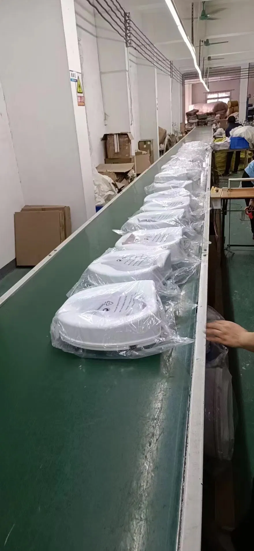 EU Type Raised Toilet Seat with Cover (Height: 2"/4"/6")