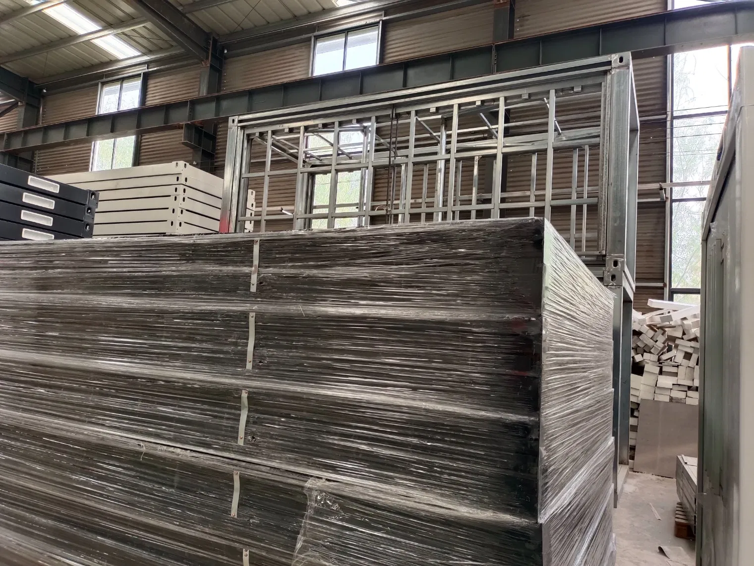 Factory Low Price Container House Flat Pack Modular Prefab Container Home Used in Hotel Hospital Resort Mobile Rooms