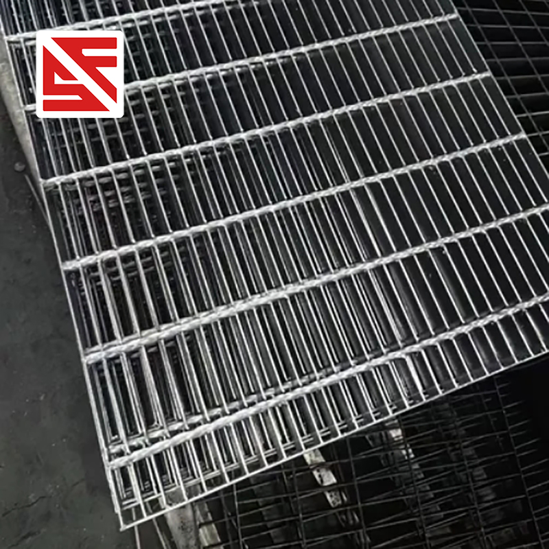 Customizable Outdoor Metal Fence Safety Steel Fence Wire Mesh Panel for Railing
