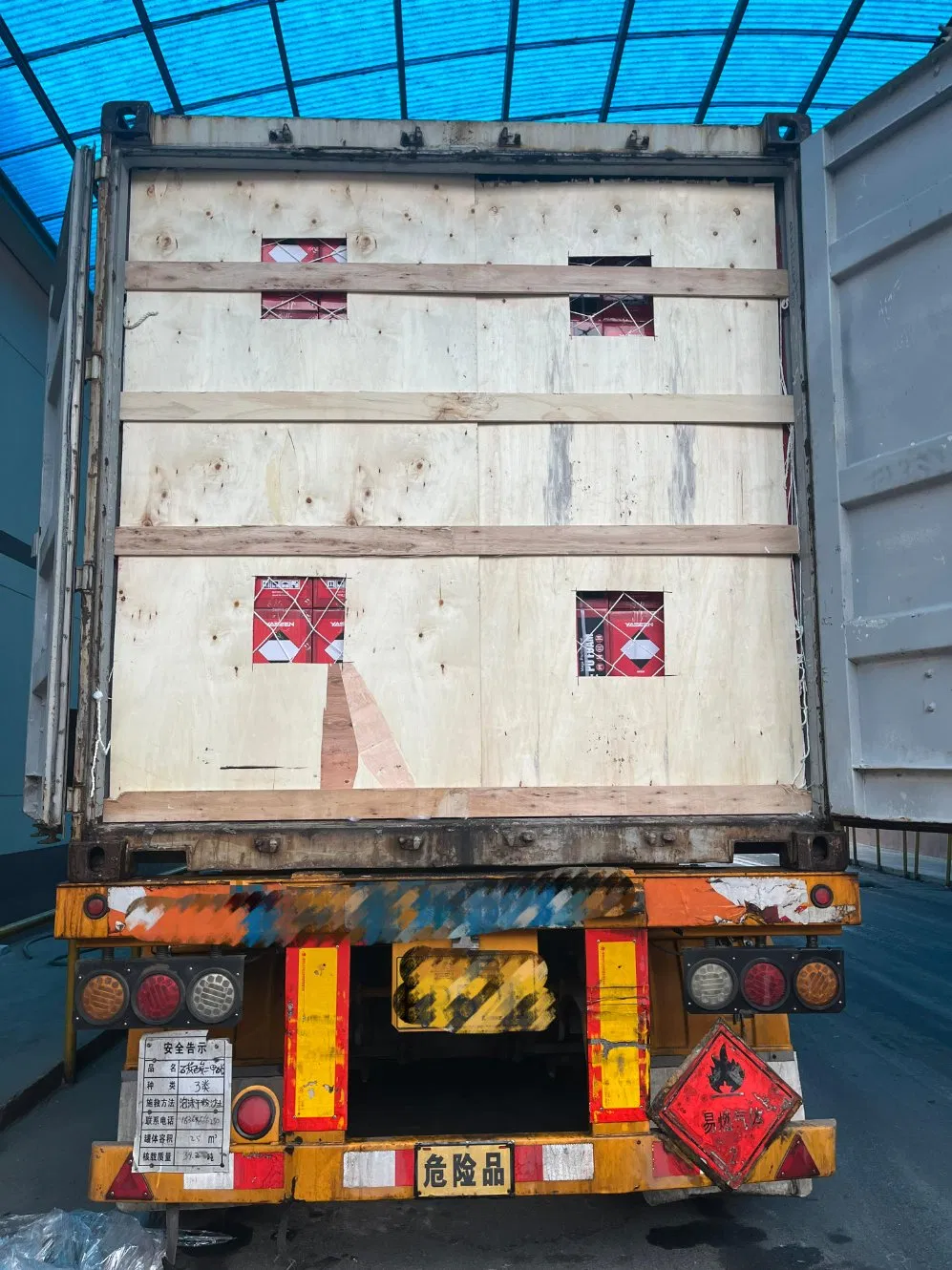 High Quality Polyurethane Spray Foam Insulation Mounting Expanding Foam Adhesive 750ml 500ml 300ml Packaging