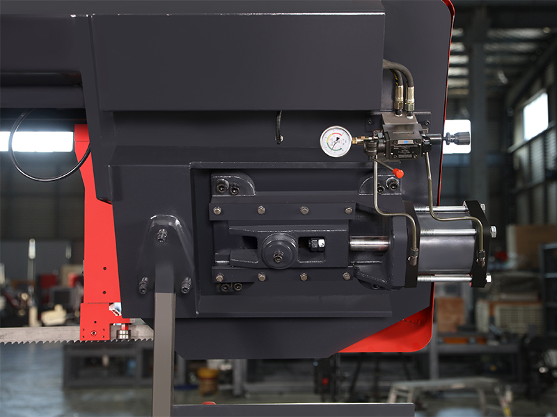 Ленточная пила по металлу полностью автоматическая гидравлическая