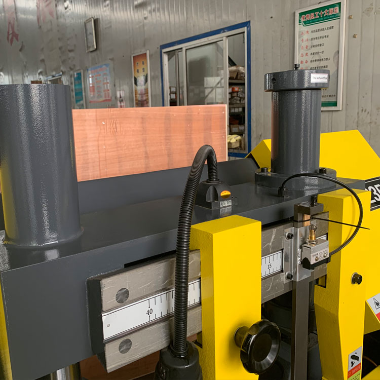 Станок ленточнопильный горизонтальный автоматический GH4235