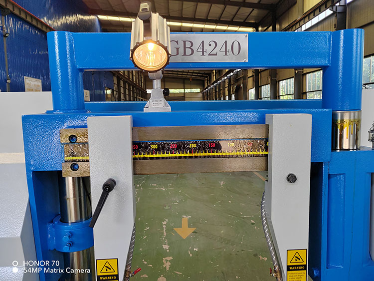 Ленточная пила по металлу автоматическая стандартная