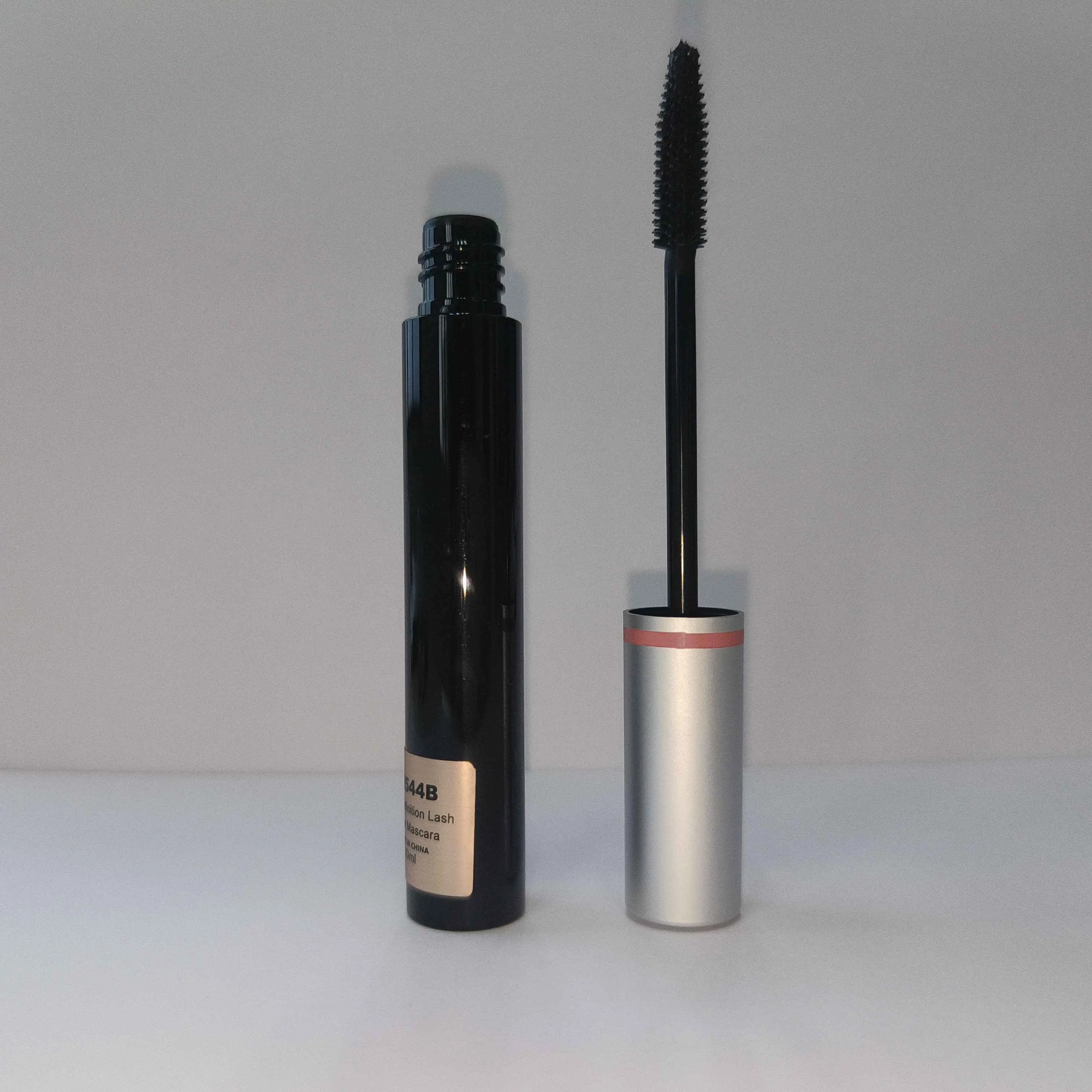 Customizable Glitter Finish Curling Mascara for All-Day Wear