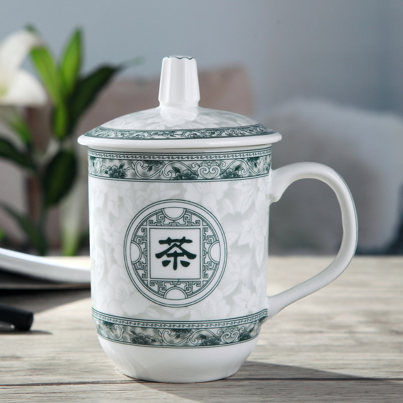 Modern Design Bone China Ceramic Tea Cup with Lid for Conference Room