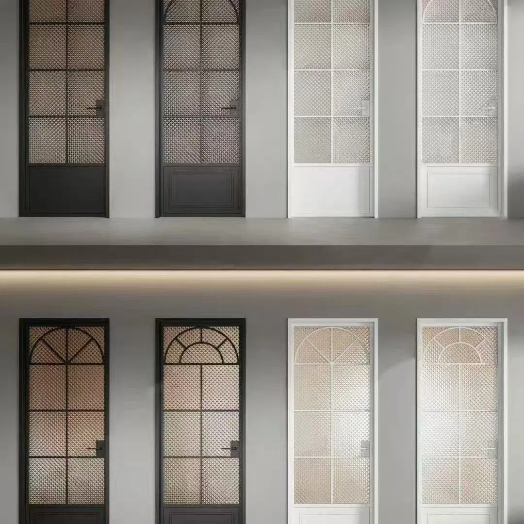 Современная комбинированная стеклянная дверь-купе + распашная для гостиной