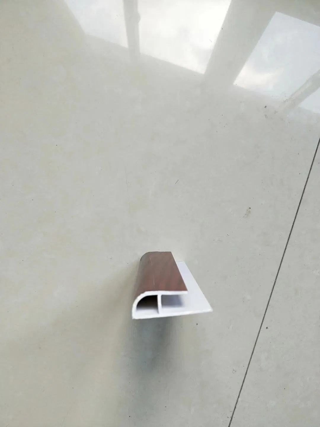 Plastic and Green Easy Fix Wall Corner