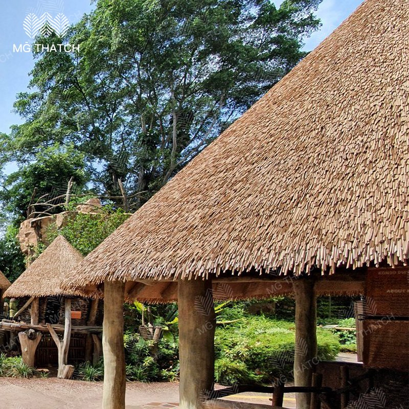 Popular Hotel Fireproof Synthetic Artificial Thatch Roof