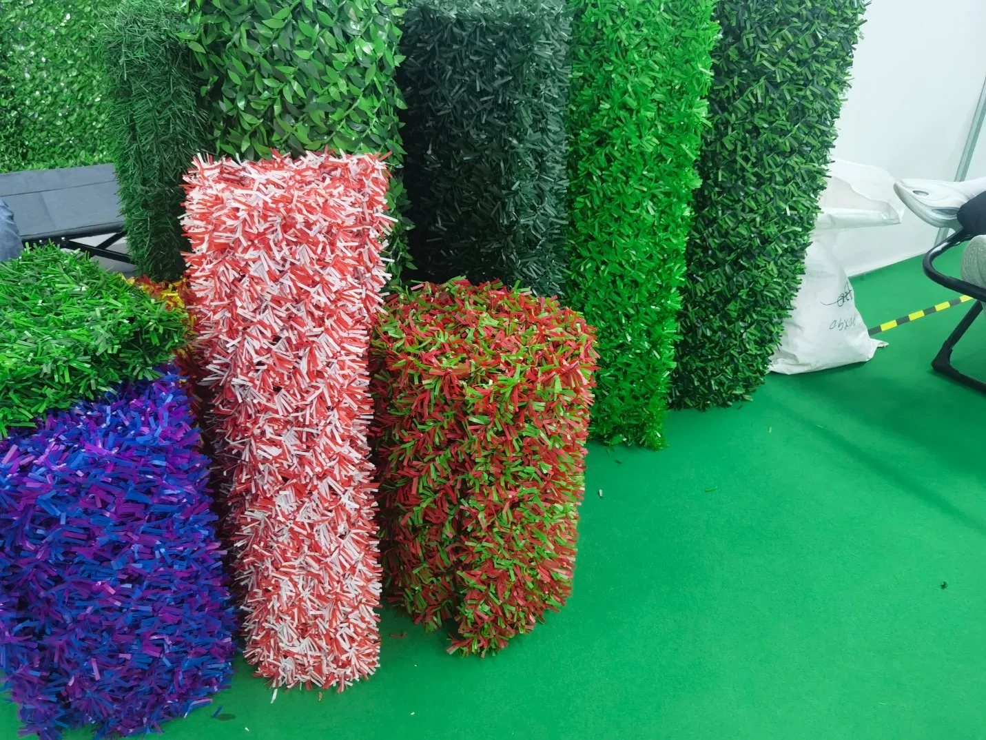 1mx10m Artificial Wire Mesh Roll Fence Faux Green Hedge Pine Needle Fence Wall Grass Fence for Courtyard Decoration