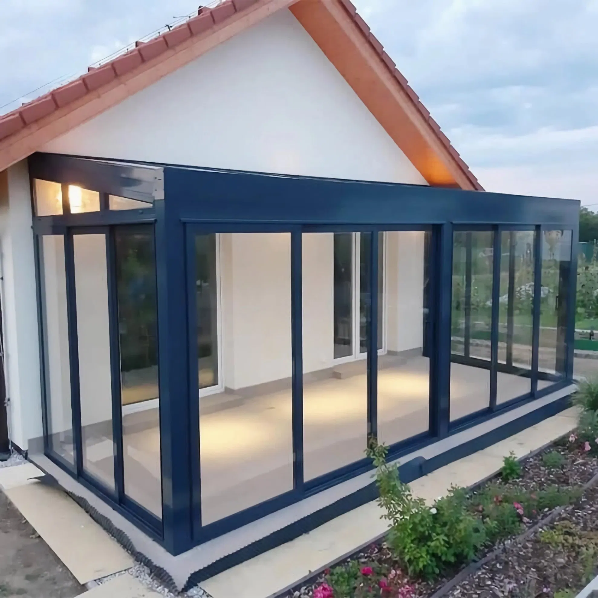All-Season Thermal Efficient Glass Cube Modern Garden Sunroom with Window