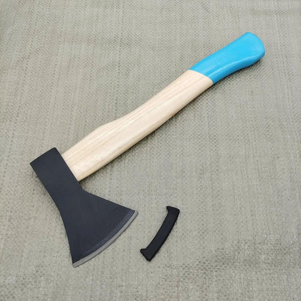 Sharp Cutting Bright Polished 2024 New Design A613 Axe with Smooth Wooden Handle for Carpenter