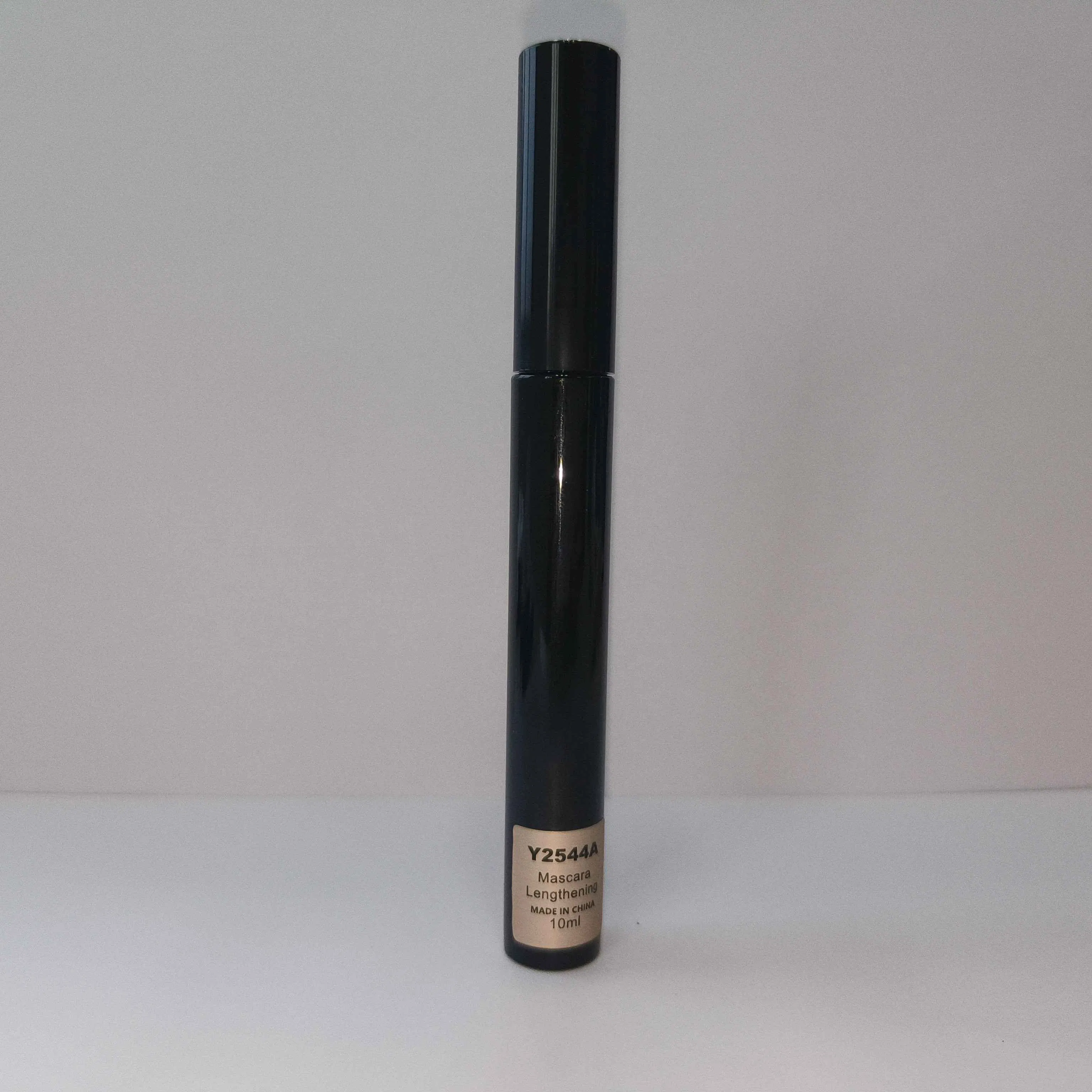Long-Lasting Waterproof Mascara for All-Day Wear and Durability