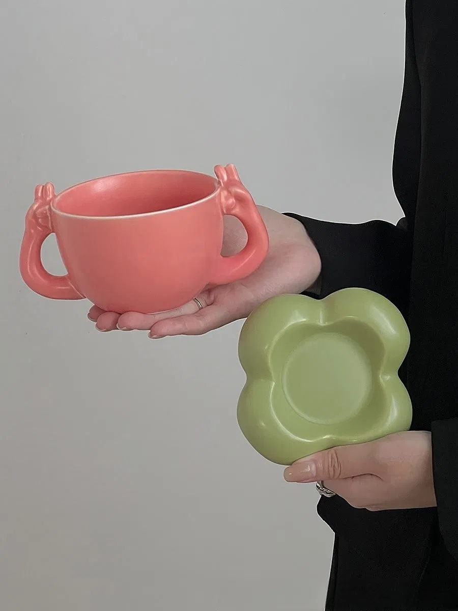 Novelty Cute 3D Happy Design Ice Cream Dessert Coffee Cup and Saucer