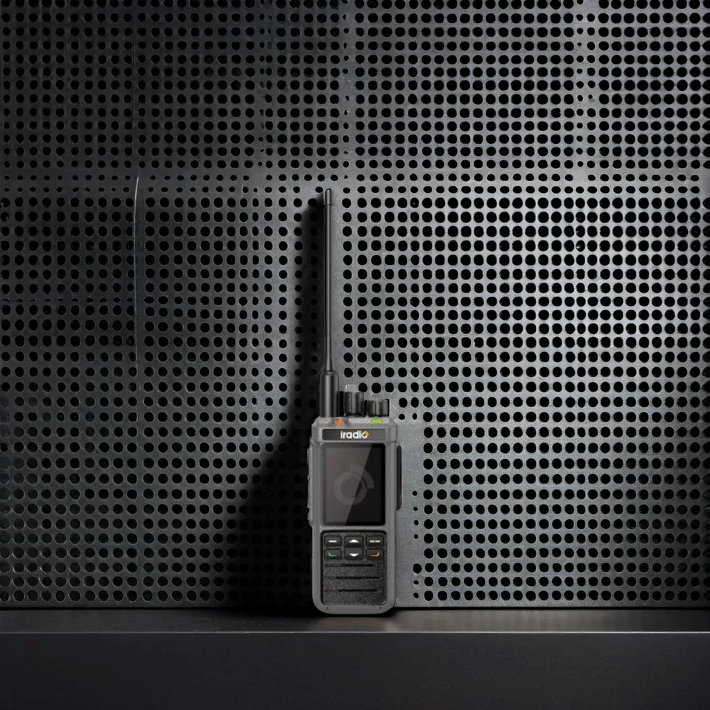 Versatile Dual Frequency Display Handheld Cp998plus Two Way Radio with Emergency Alarm