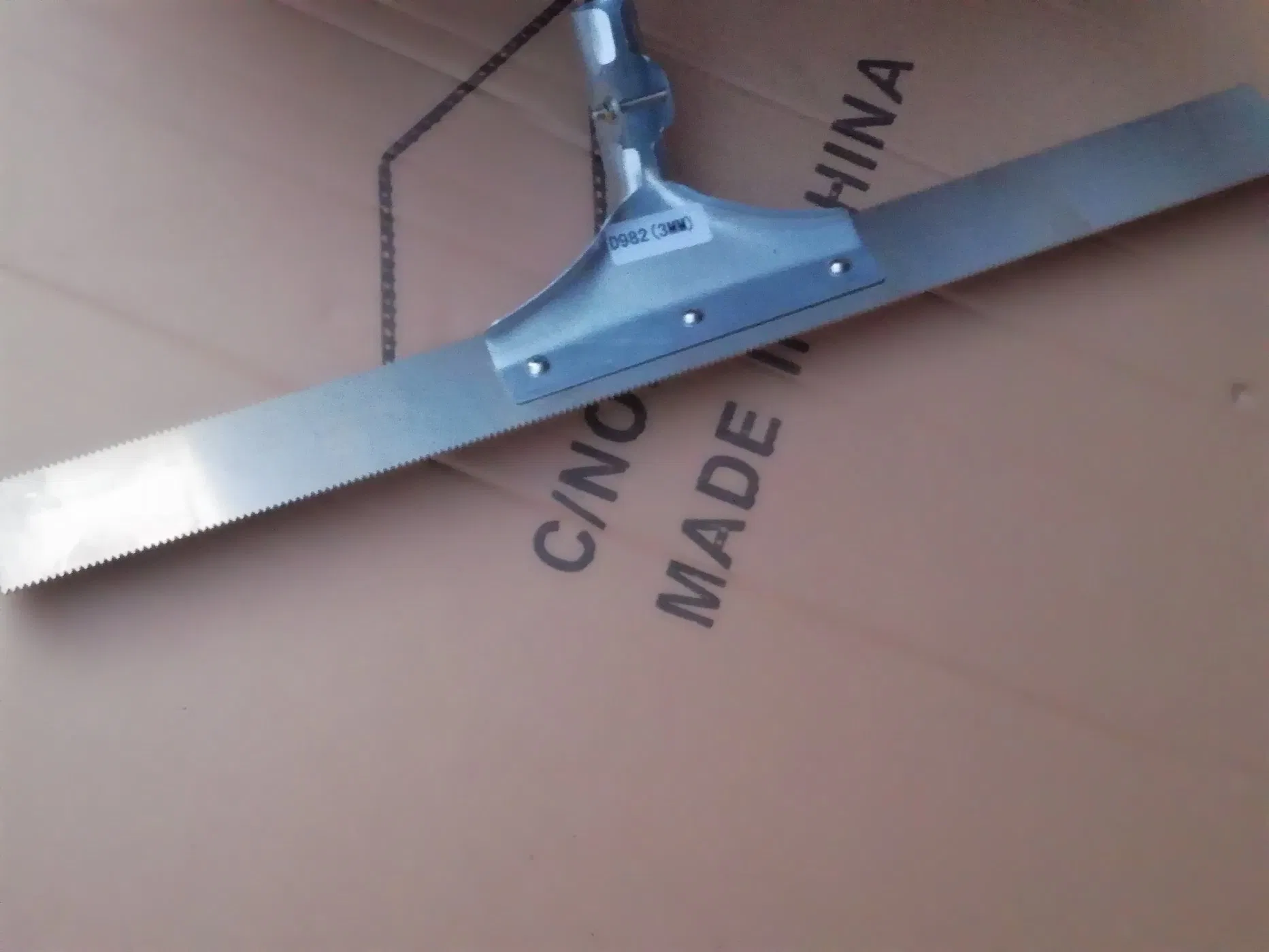 Floor Coating Tools Double Edge Rake 600mm V=4mm