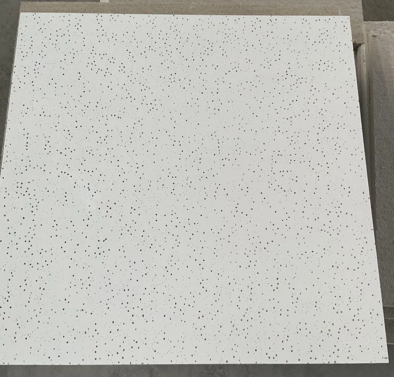 Premium White Ceiling Tile Mineral Wool Board for Soundproofing
