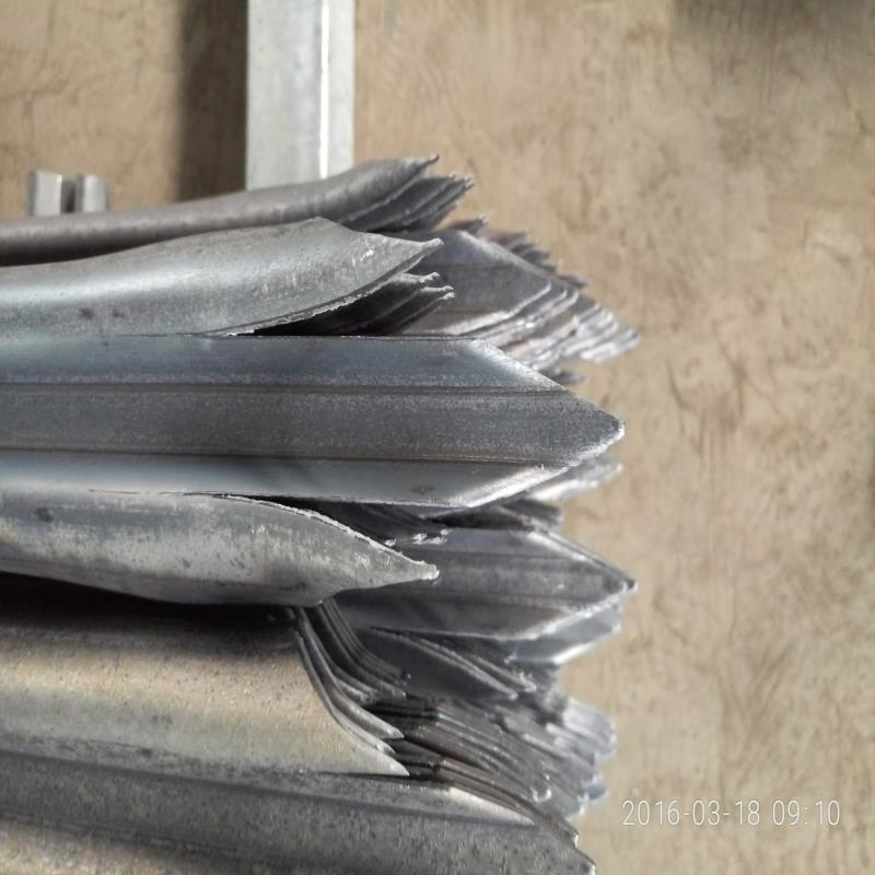 China Supplier Hot-Dipped Galvanized Palisade Fence for Masts and Towers